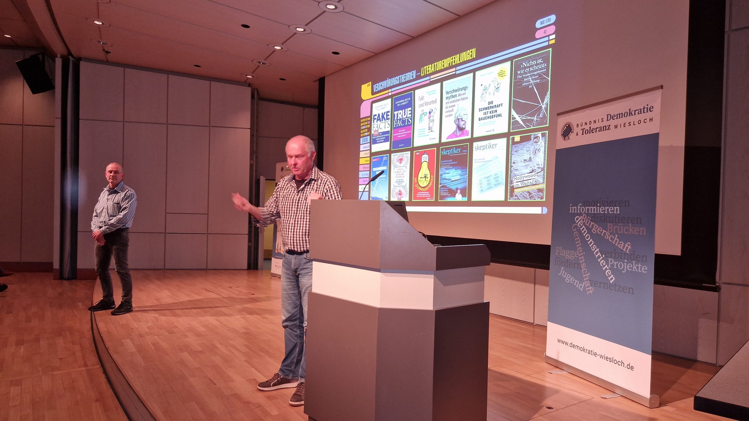 Waren die Amerikaner wirklich auf dem Mond? Verschwörungstheorien aus wissenschaftlicher Sicht.